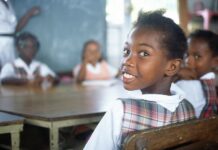 «Tenemos que restituirles a los niños el derecho a la educación con mayor proactividad y menos resistencia» niña estudiante